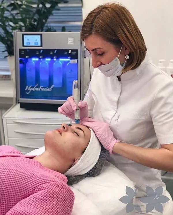 نمونه کار هیدروفیشیال (هیدرافیشیال) | Hydrafacial - فیشیال و پاکسازی پوست شماره 2 در سالن تخصصی تهران